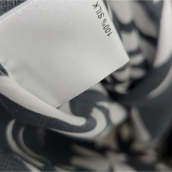 Tucker NYC The Classic Blouse Top Black Palm Floral 100 Silk Small - Picture 4 of 7